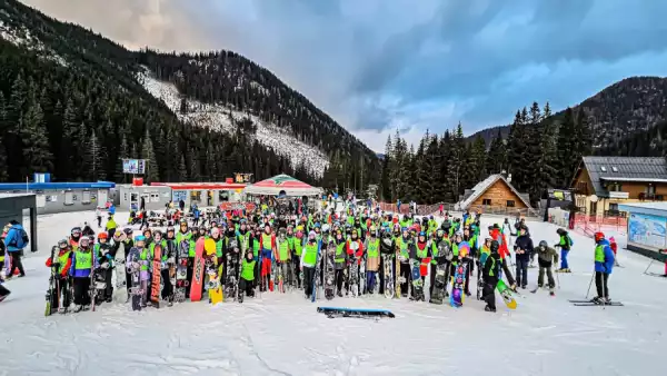 Obóz narciarski na Chopoku 2025 - Skipass w cenie!