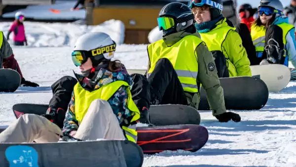 Młodzieżowy obóz narciarsko-snowboardowy