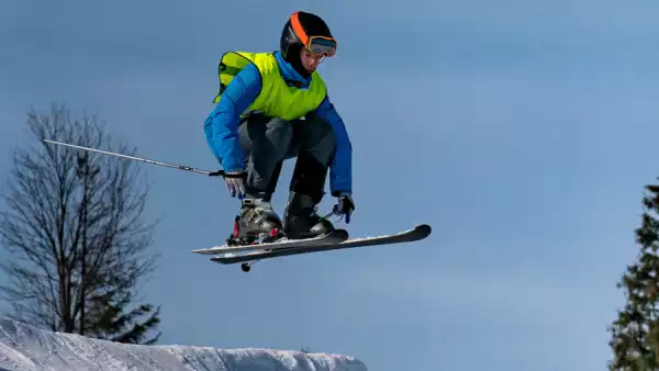 Młodzieżowy obóz narciarsko-snowboardowy