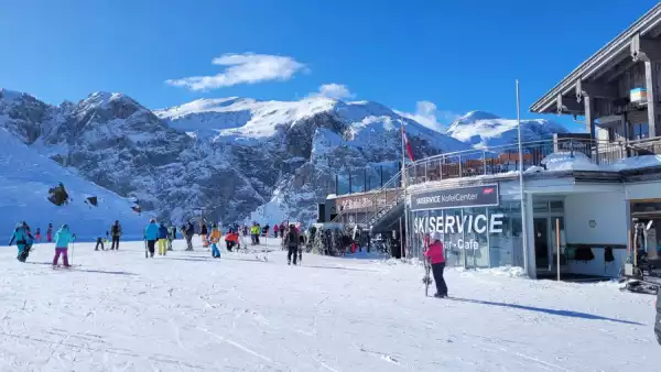 Młodzieżowy obóz narciarsko-snowboardowy