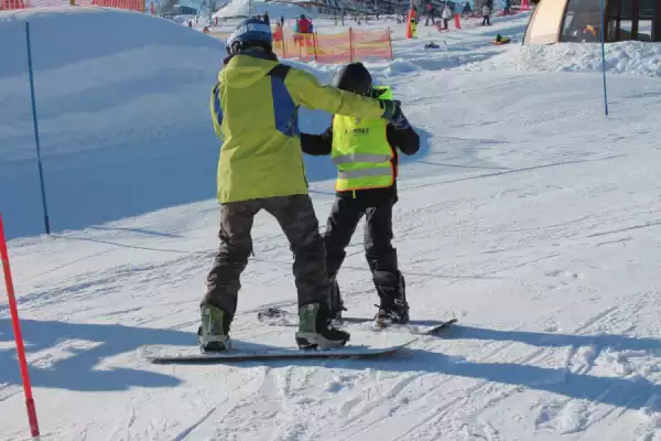 Pierwsze kroki ze snowboardem - Zimowisko dla początkujących - Karnety w cenie!