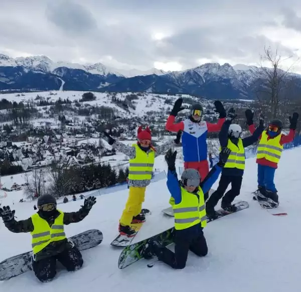 Poronin Młodzieżowy Obóz Snowboardowy dla jeżdżących