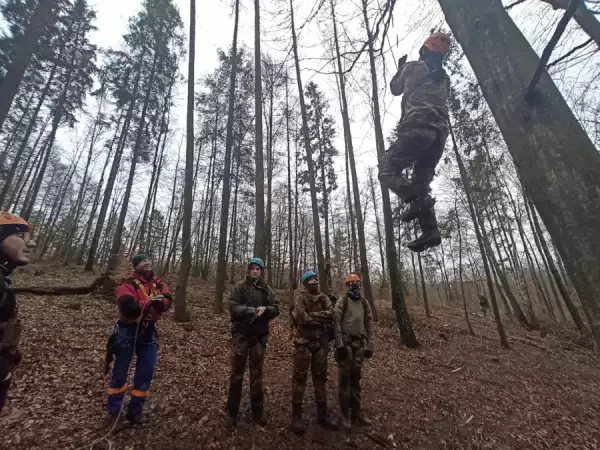 Drzewina Zimowy obóz survivalowo-militarny Winter Military Chill Camp