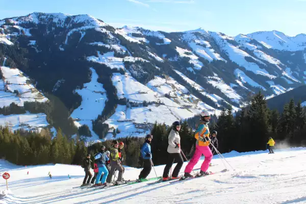  Obóz narciarski dla młodzieży w sercu Dolomitów