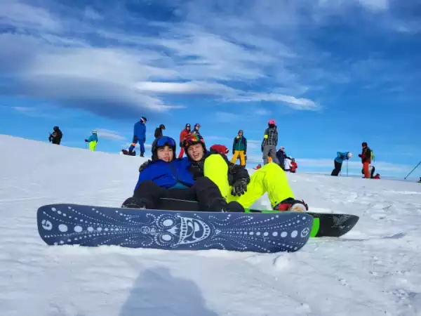 Obóz snowboardowy dla młodzieży w sercu Dolomitów